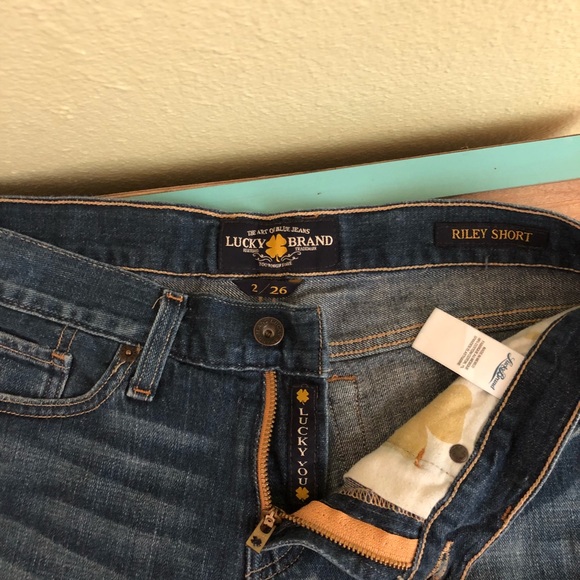 Lucky Brand Riley Short with Lace detail - Picture 3 of 3